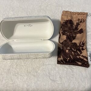 Oakley White Clamshell Case With Lens Cloth For Eyeglasses/Sunglasses